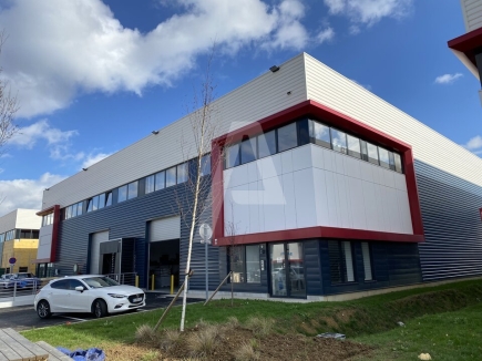 Activités / entrepôts à louer – CHANTELOUP EN BRIE (77600) – 2