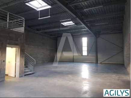 Activités / entrepôts à louer – CROISSY BEAUBOURG (77183) – 1