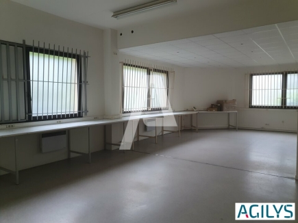 Activités / entrepôts à louer – CHAMPS-SUR-MARNE (77420) – 2