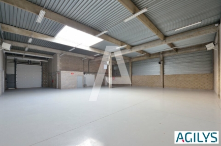 Activités / entrepôts à louer – SAINT THIBAULT DES VIGNES (77400) – 2