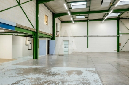 Activités / entrepôts à louer – SAINT-THIBAULT-DES-VIGNES (77400) – 2