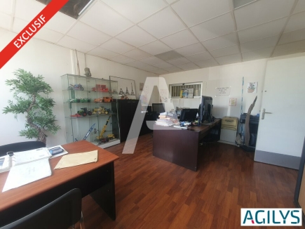 Activités / entrepôts à vendre – SAVIGNY-LE-TEMPLE (77176) – 1