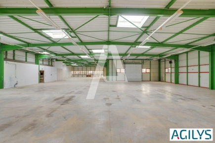 Activités / entrepôts à louer – SAINT-THIBAULT-DES-VIGNES (77400) – 2