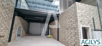 Activités / entrepôts à vendre – MOISSY CRAMAYEL (77550) – 1