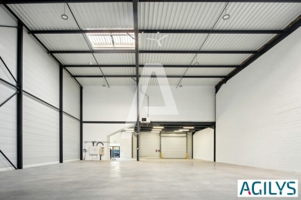 Activités / entrepôts à louer – CHALIFERT (77144) – 2