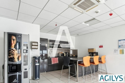 Activités / entrepôts à louer – BAILLY ROMAINVILLIERS (77700) – 5