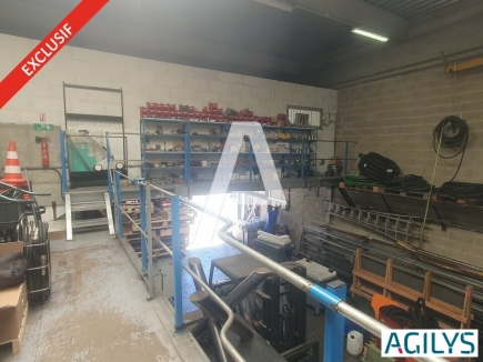 Activités / entrepôts à vendre – SAVIGNY-LE-TEMPLE (77176) – 1