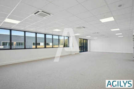 Activités / entrepôts à louer – CHALIFERT (77144) – 2