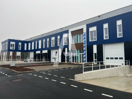 Activités / entrepôts à louer – MOISSY CRAMAYEL (77550) – 3