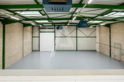 Activités / entrepôts à louer – SAINT-THIBAULT-DES-VIGNES (77400) – 5