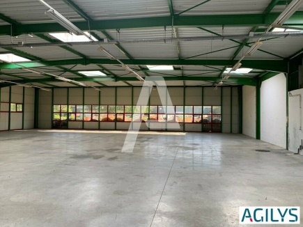 Activités / entrepôts à louer – SAINT-THIBAULT-DES-VIGNES (77400) – 2