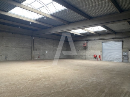 Activités / entrepôts à louer – LAGNY SUR MARNE (77400) – 2