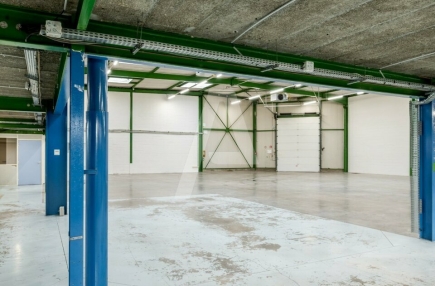 Activités / entrepôts à louer – SAINT-THIBAULT-DES-VIGNES (77400) – 3