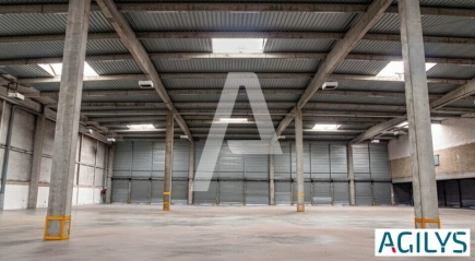 Activités / entrepôts à louer – COMBS-LA-VILLE (77380) – 1