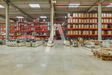 Activités / entrepôts à louer – FERRIÈRES-EN-BRIE (77164) – 1