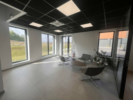 Activités / entrepôts à louer – COUPVRAY (77700) – 3