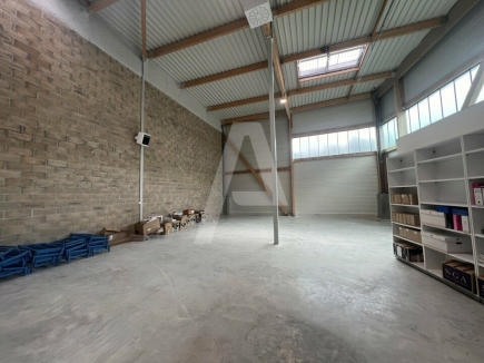 Activités / entrepôts à louer – COUPVRAY (77700) – 2