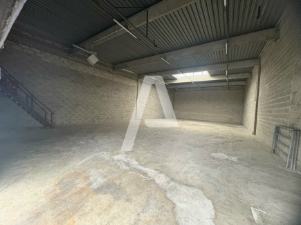 Activités / entrepôts à louer – SAINT THIBAULT DES VIGNES (77400) – 1