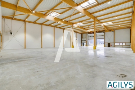 Activités / entrepôts à louer – BRIE COMTE ROBERT (77170) – 2