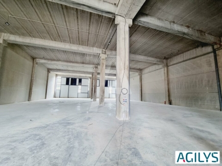 Activités / entrepôts à louer – ELANCOURT (78990) – 5