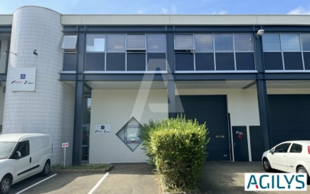 Activités / entrepôts à louer – ÉLANCOURT (78990) – 2