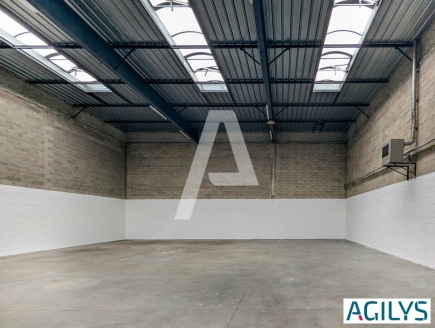 Activités / entrepôts à louer – ÉLANCOURT (78990) – 3