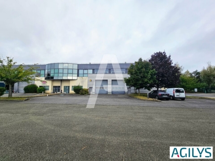 Activités / entrepôts à louer – MAGNY-LES-HAMEAUX (78114) – 3