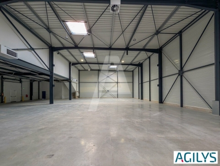 Activités / entrepôts à louer – TRAPPES (78190) – 5