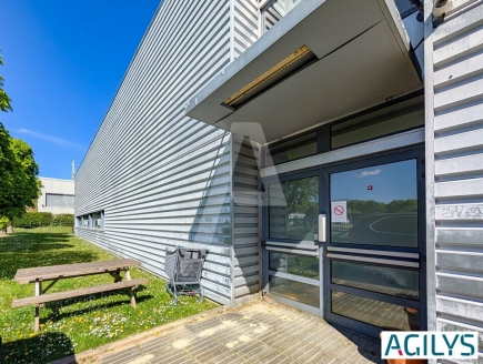 Activités / entrepôts à louer – TRAPPES (78190) – 1