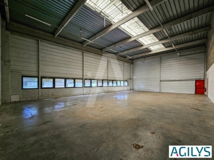 Activités / entrepôts à louer – TRAPPES (78190) – 5