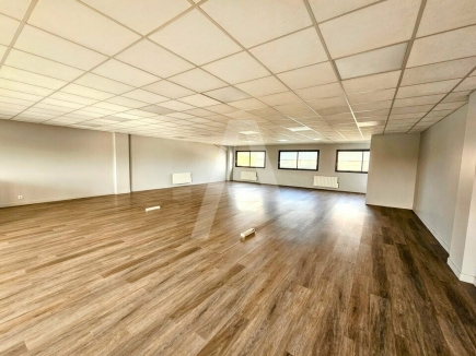 Activités / entrepôts à louer – BOIS-D'ARCY (78390) – 2