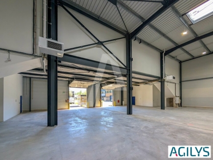 Activités / entrepôts à louer – TRAPPES (78190) – 1
