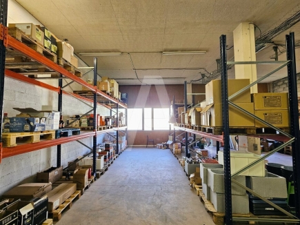 Activités / entrepôts à louer – BUC (78530) – 1