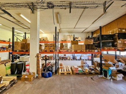 Activités / entrepôts à louer – BUC (78530) – 5