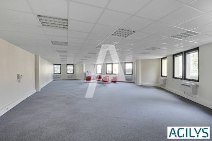 Bureaux à louer – SAINT AUBIN (91190) – 1