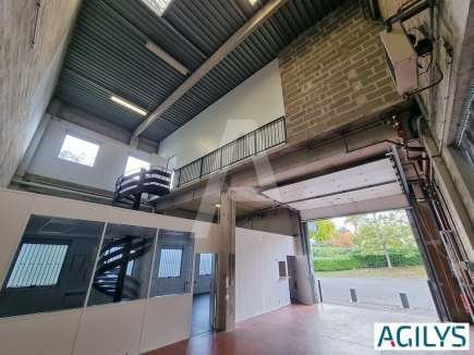 Activités / entrepôts à louer – VERRIERES LE BUISSON (91370) – 1