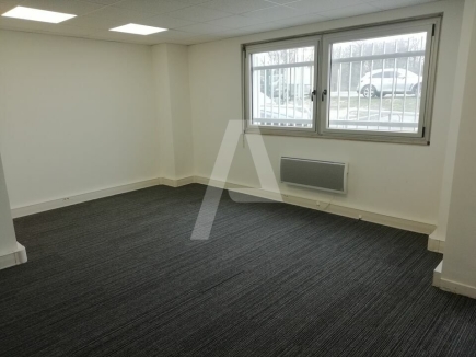 Activités / entrepôts à louer – VILLIERS SUR ORGE (91700) – 5