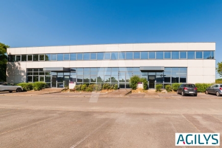 Activités / entrepôts à louer – SACLAY (91400) – 3