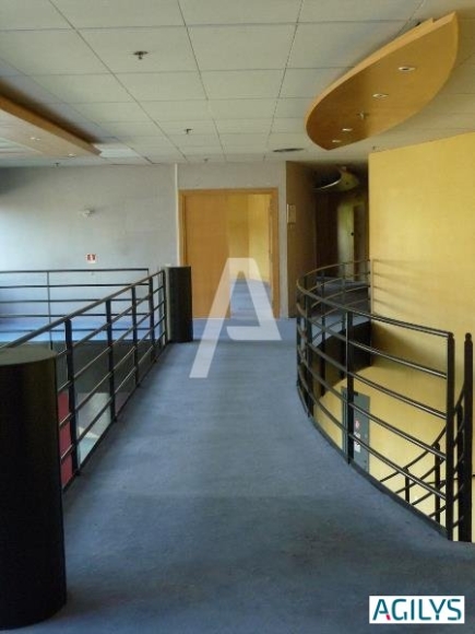 Activités / entrepôts à louer – MASSY (91300) – 2