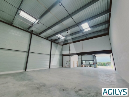 Activités / entrepôts à louer – CORBEIL ESSONNES (91100) – 1