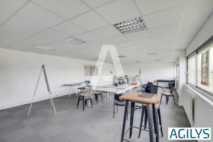 Activités / entrepôts à louer – MASSY (91300) – 3