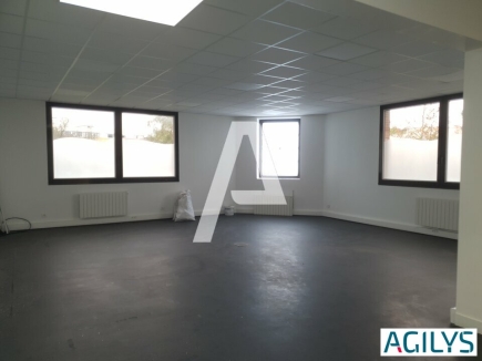 Bureaux à louer – IGNY (91430) – 1