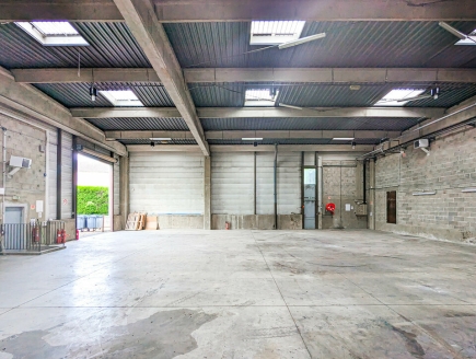 Activités / entrepôts à louer – PALAISEAU (91120) – 2