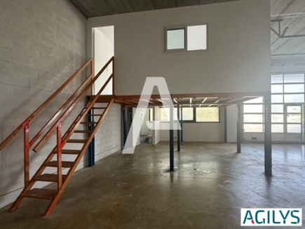 Activités / entrepôts à vendre – VILLEJUST (91140) – 1