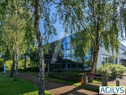 Activités / entrepôts à louer – SACLAY (91400) – 2