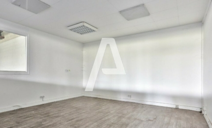 Activités / entrepôts à louer – CHILLY-MAZARIN (91380) – 1