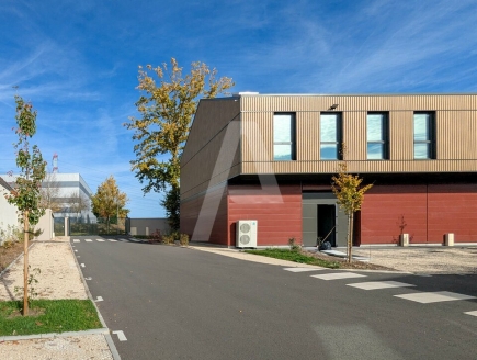 Activités / entrepôts à vendre – MARCOUSSIS (91460) – 1