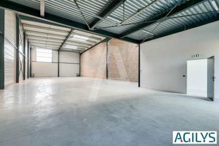Activités / entrepôts à louer – SAINT MICHEL SUR ORGE (91240) – 1