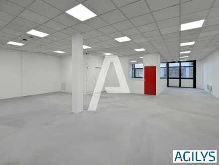 Activités / entrepôts à louer – SACLAY (91400) – 5