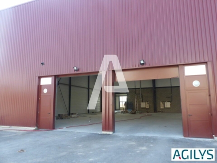 Activités / entrepôts à louer – SAINT PIERRE DU PERRAY (91280) – 3